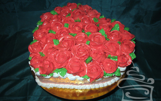 Торт "Сердце из роз"